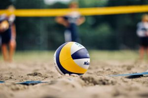 Volleyball im Sand